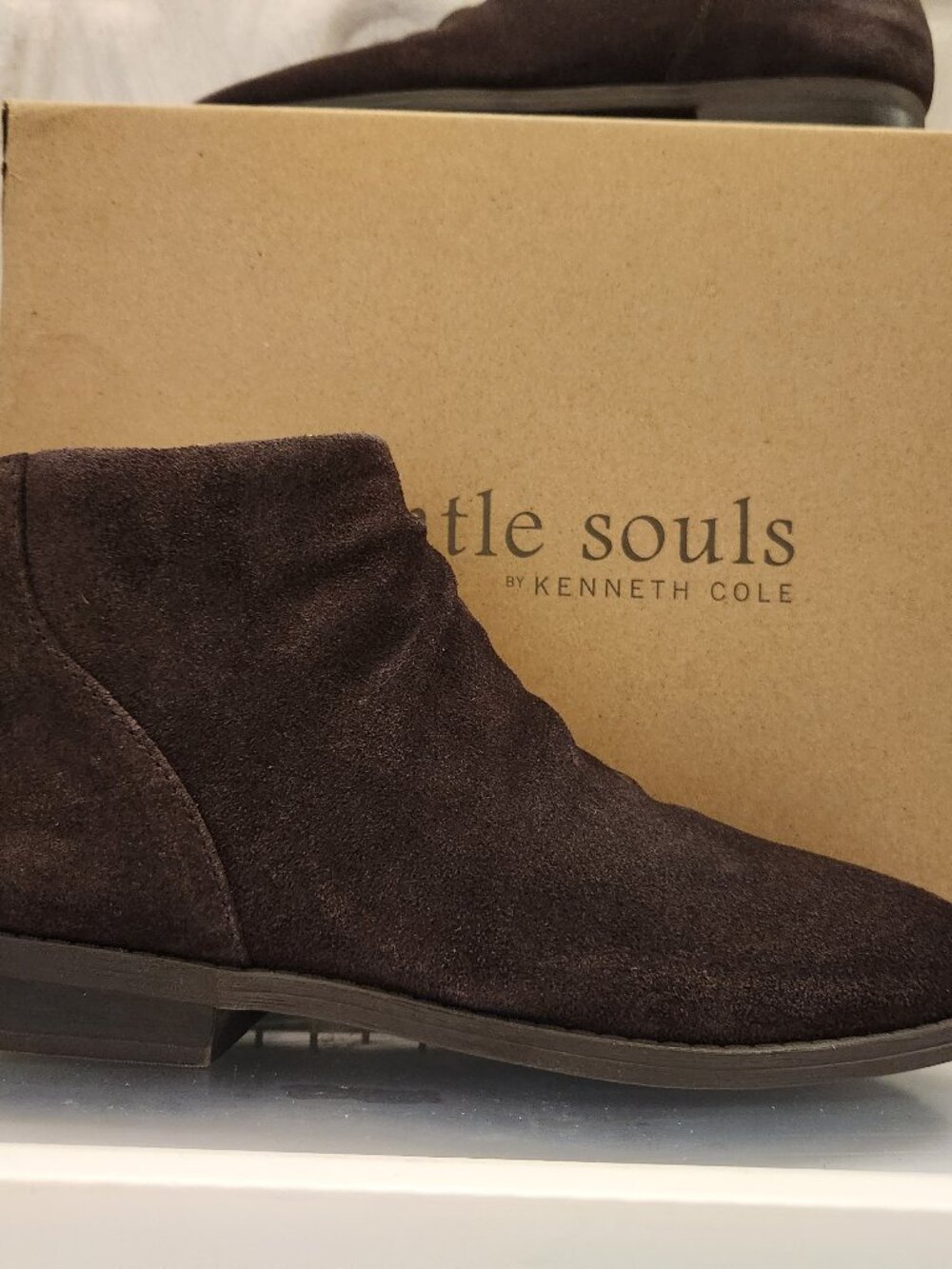 Gentle Souls Leather "Emma Zip" Booties. NIB. Size 6. Chocolate Brown